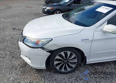 2014 Honda Accord Hybrid Touring z USA, uszkodzony, nr VIN 1HGCR6F72EA010462